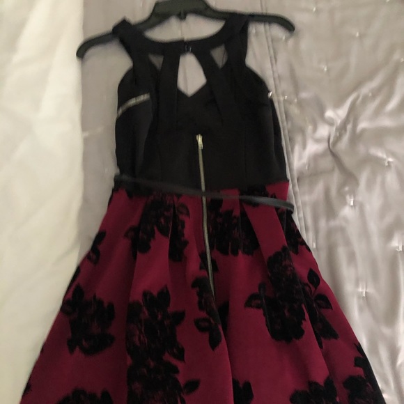Party dress black and maroon - Picture 3 of 3